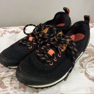 Clarks Outdoor Black coral  Sneakers Sz 8M